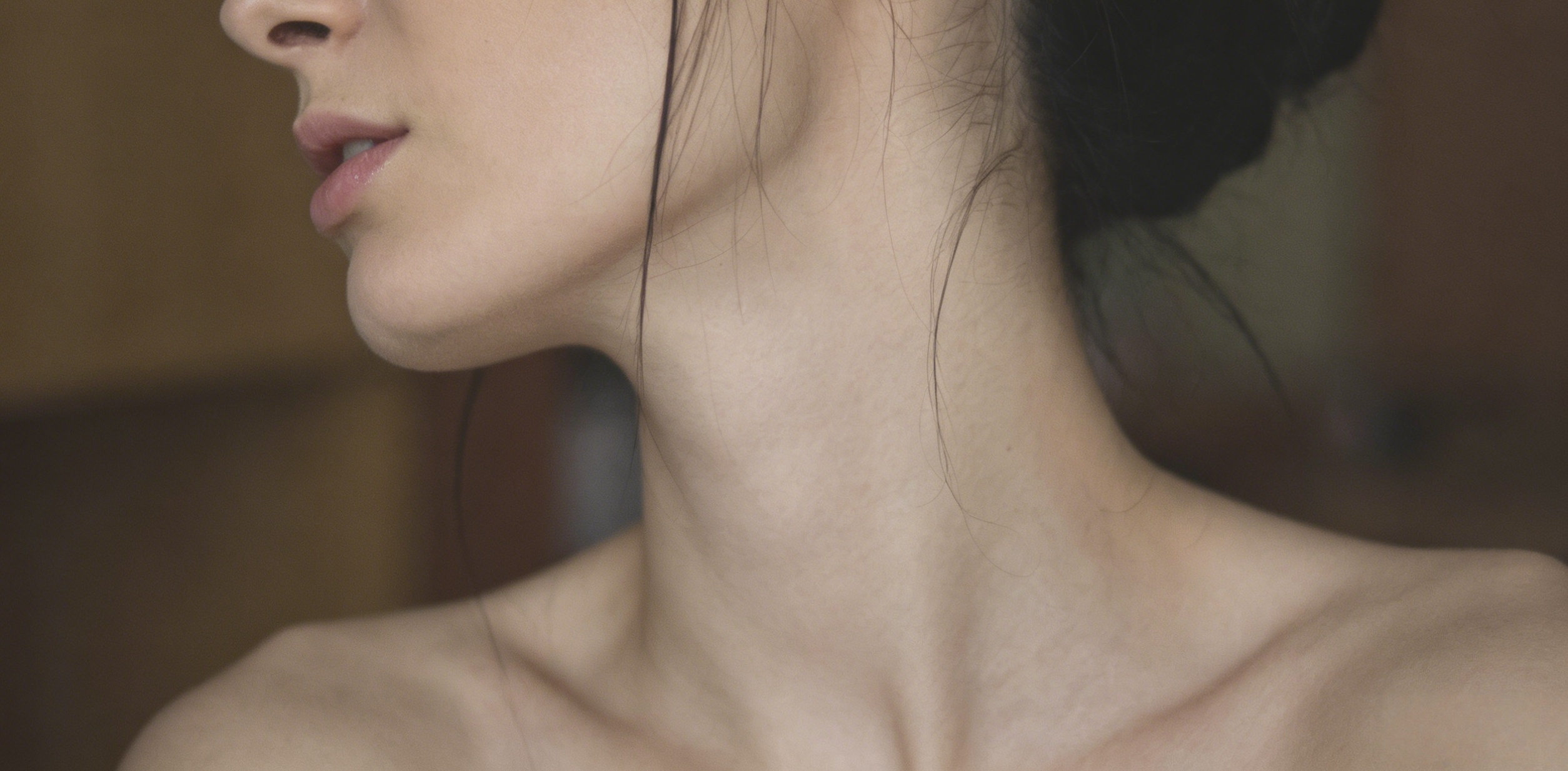 Skin tightening neck treatment
